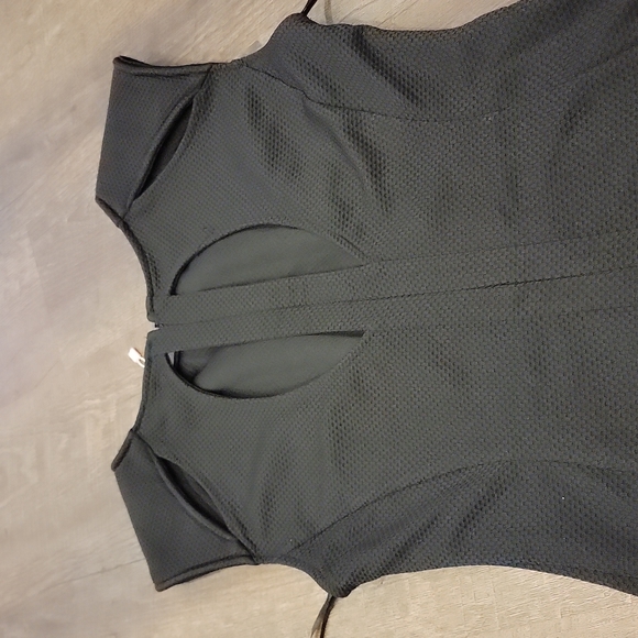 Women's black dress. - Picture 8 of 10